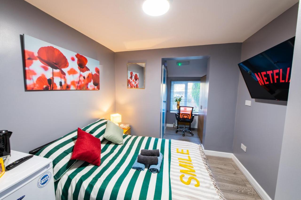 Heart Of Maidstone - Premium Double Rooms With Free Wi-Fi Exterior photo