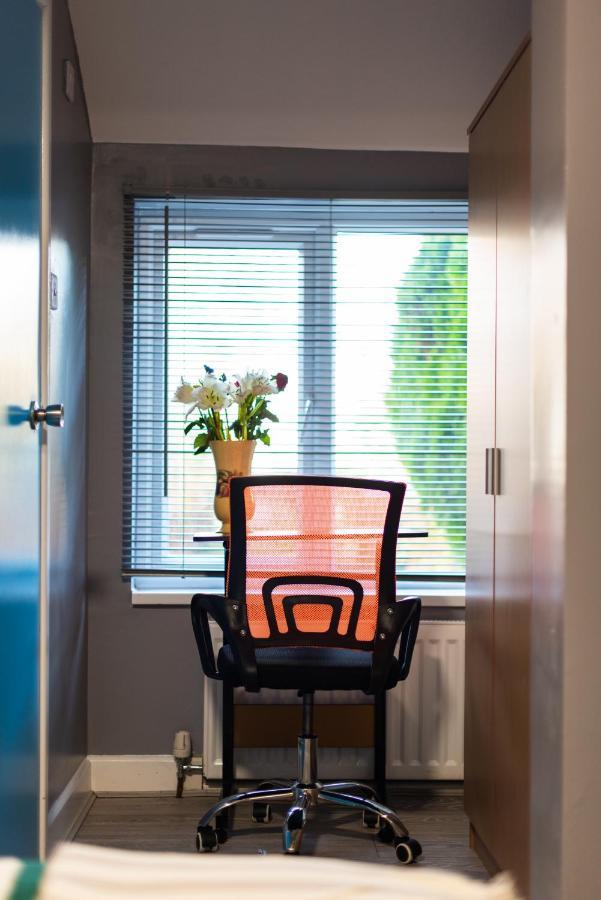 Heart Of Maidstone - Premium Double Rooms With Free Wi-Fi Exterior photo