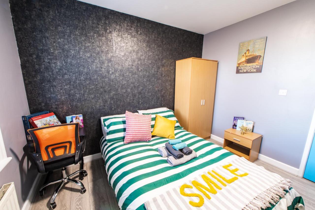 Heart Of Maidstone - Premium Double Rooms With Free Wi-Fi Exterior photo